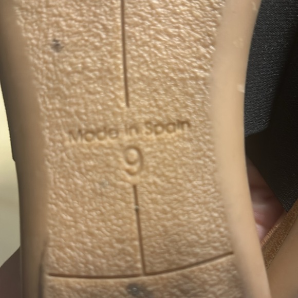 Adorable brown and black sandals - Picture 4 of 7